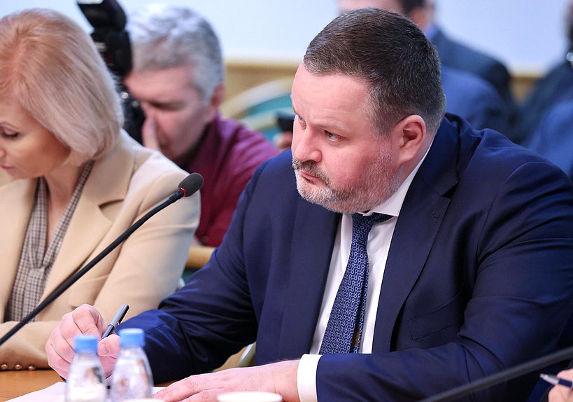 С 1 июля в России начнет функционировать реестр многодетных семей, сообщил министр труда и социальной защиты России Антон Котяков